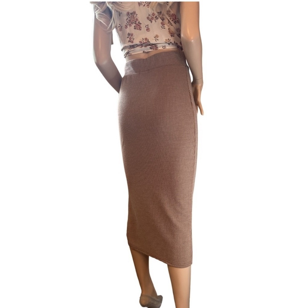 Ribbed dark Tan Midi Skirt - Picture 6 of 10